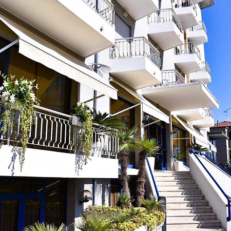 Hotel Umberto リド・ディ・イエゾロ エクステリア 写真